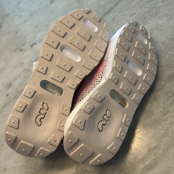 Women’s Nike shoes - Picture 5 of 5